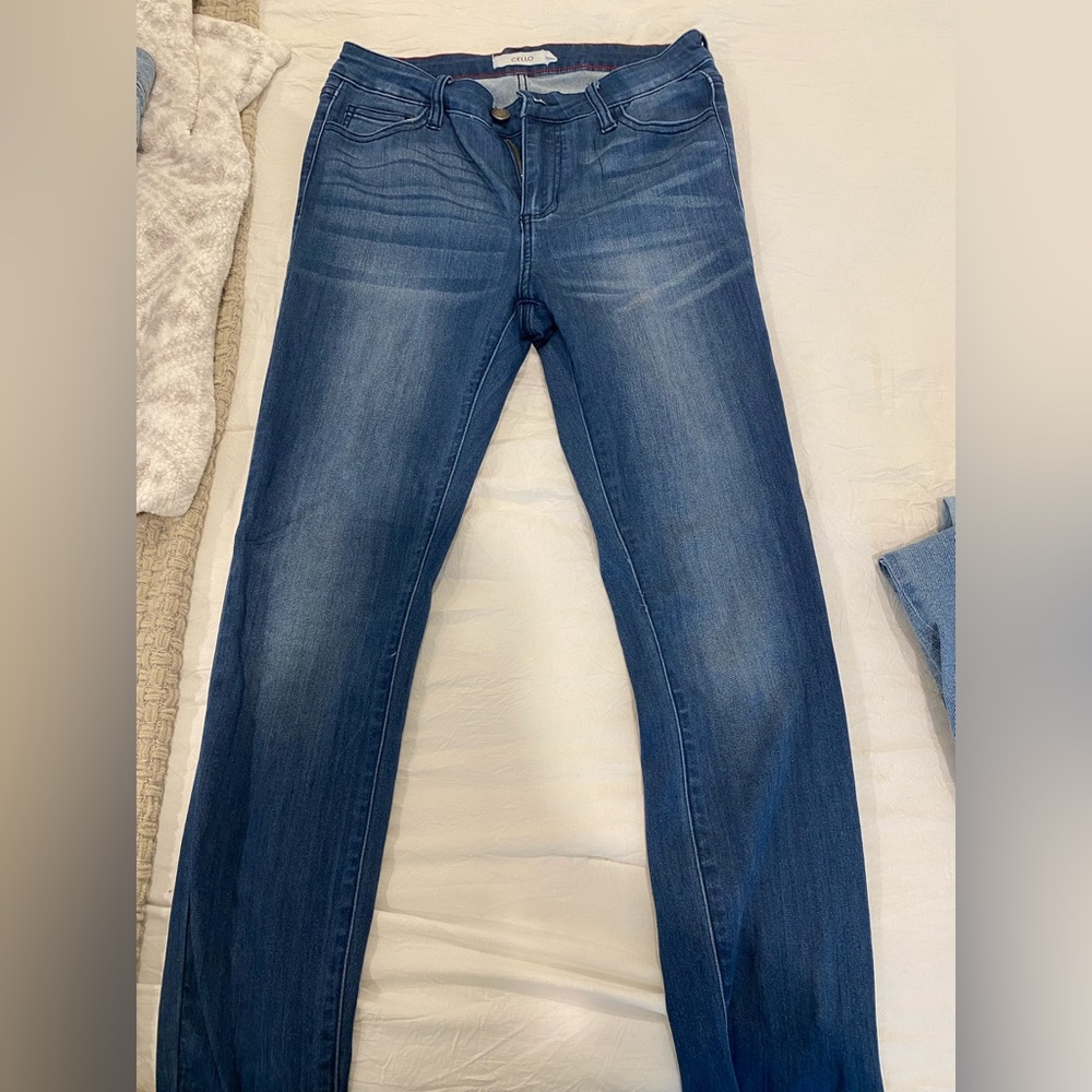 Cello brand skinny jeans. Size 7. Worn 2-3 times like new.